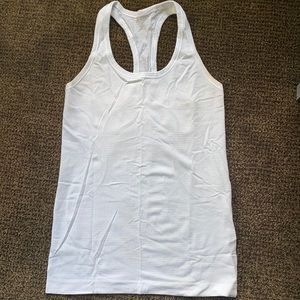 Lululemon top